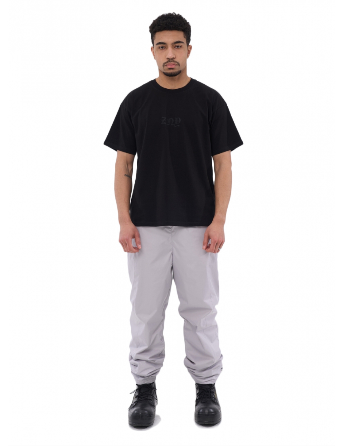 ZNY GOTHIC LOGO TEE